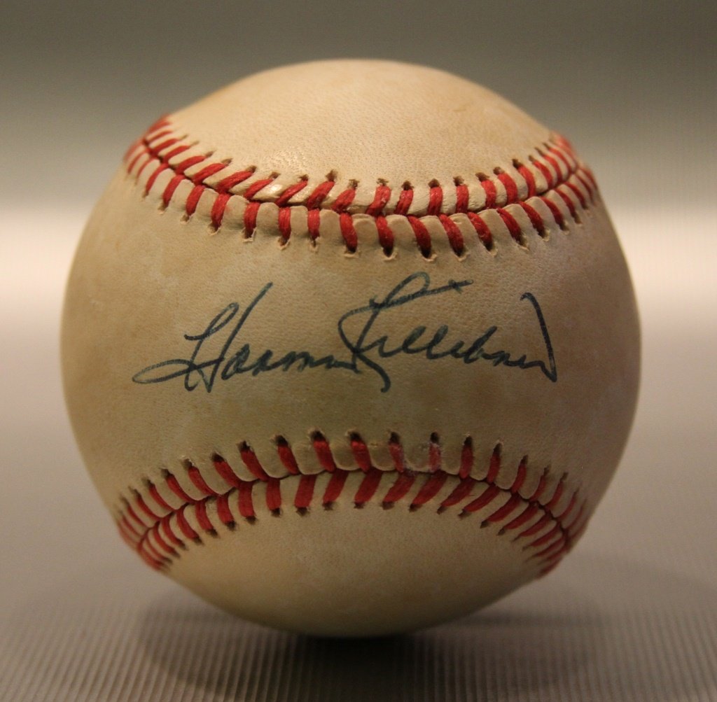 Harmon Killebrew Signed Baseball (1 of 2)