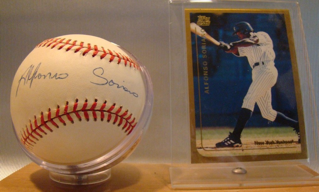 Alfonso Soriano Signed Baseball & Card (1 of 1)