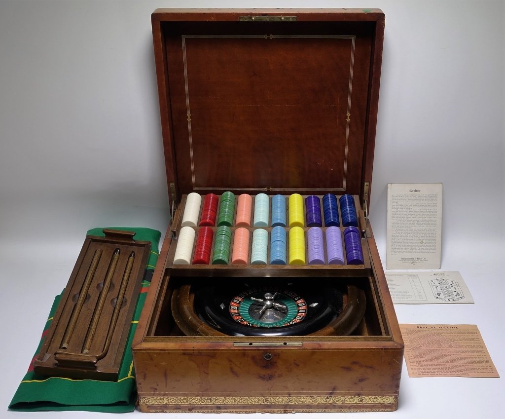 RARE Abercrombie & Fitch Co Roulette Gaming Set (1 of 8)