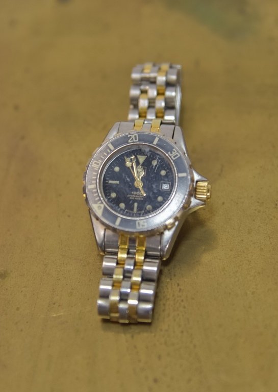 TAG Heuer 1000 Professional Ladie's Diving Watch (1 of 3)