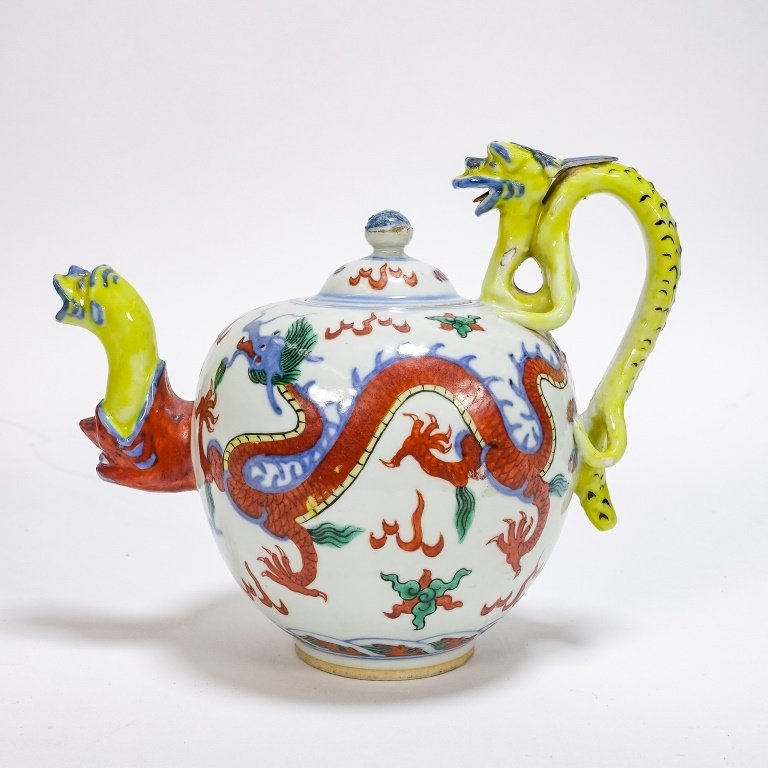 Chinese Ming Dynasty Style Wucai Dragon Teapot (1 of 10)