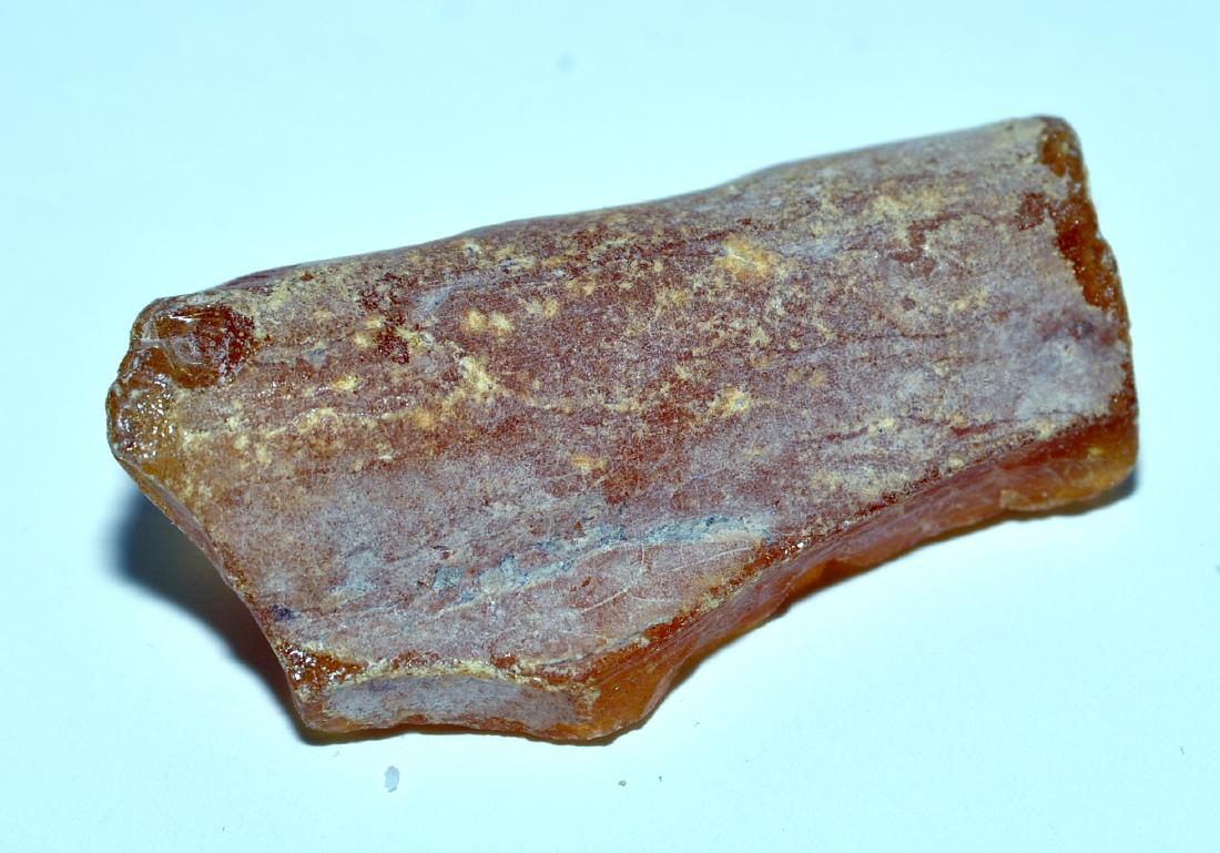 Amber specimen Colombia: Gold color amber specimen in natural condition from Colombia -about 2 inches long