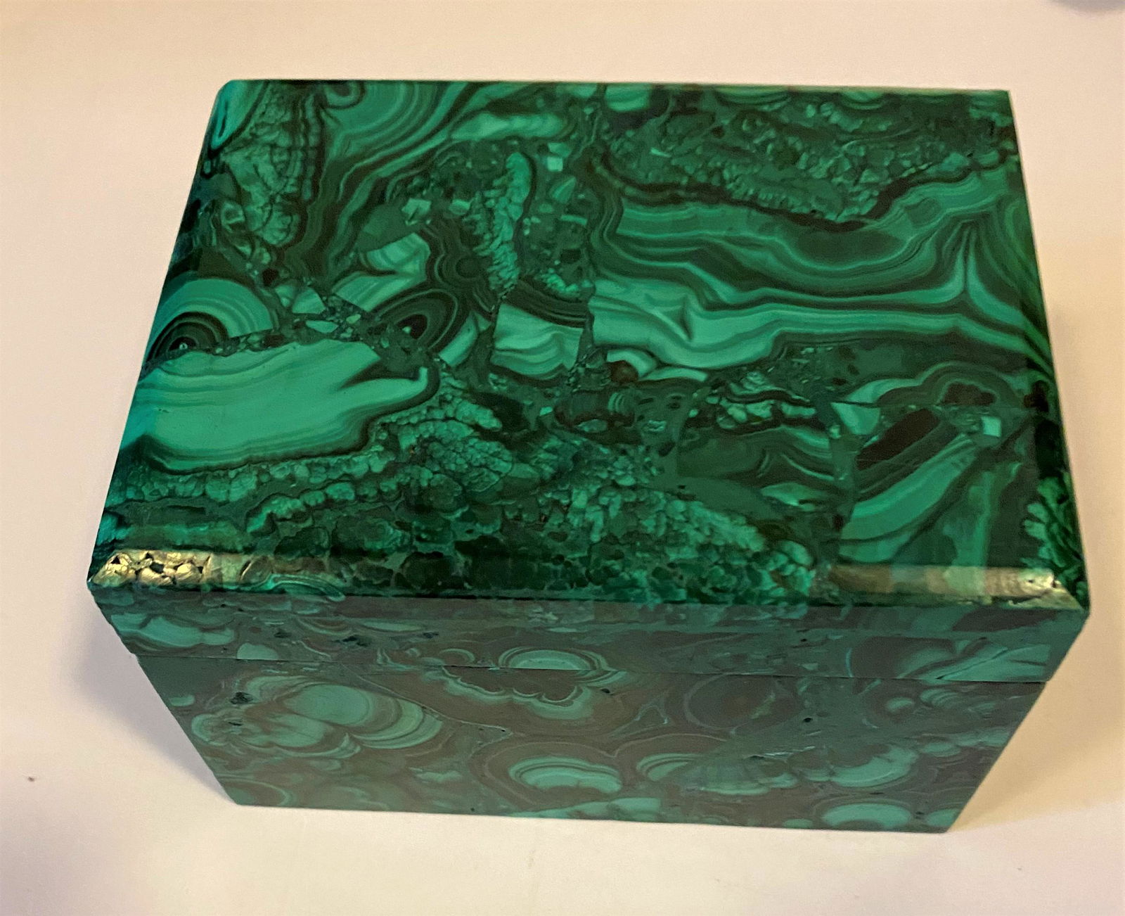 Malachite dresser box gemstone: Covered malachite dresser box - with fine polish, beautiful design and color variation - matched side panels - large slab top -about 3+ inches.