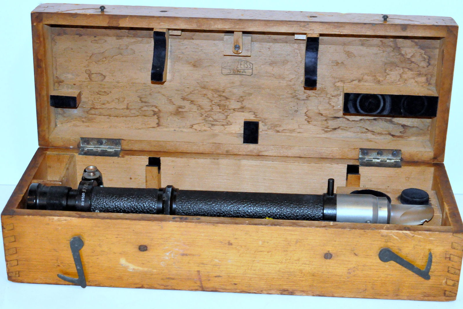 Carl Zeiss prism spectrascope vintage: Boxed in original wooden box - Carl Zeiss prism spectracscope early 20 th c with no stand present. Chip on prism as shown in photo - no lenses additional available.