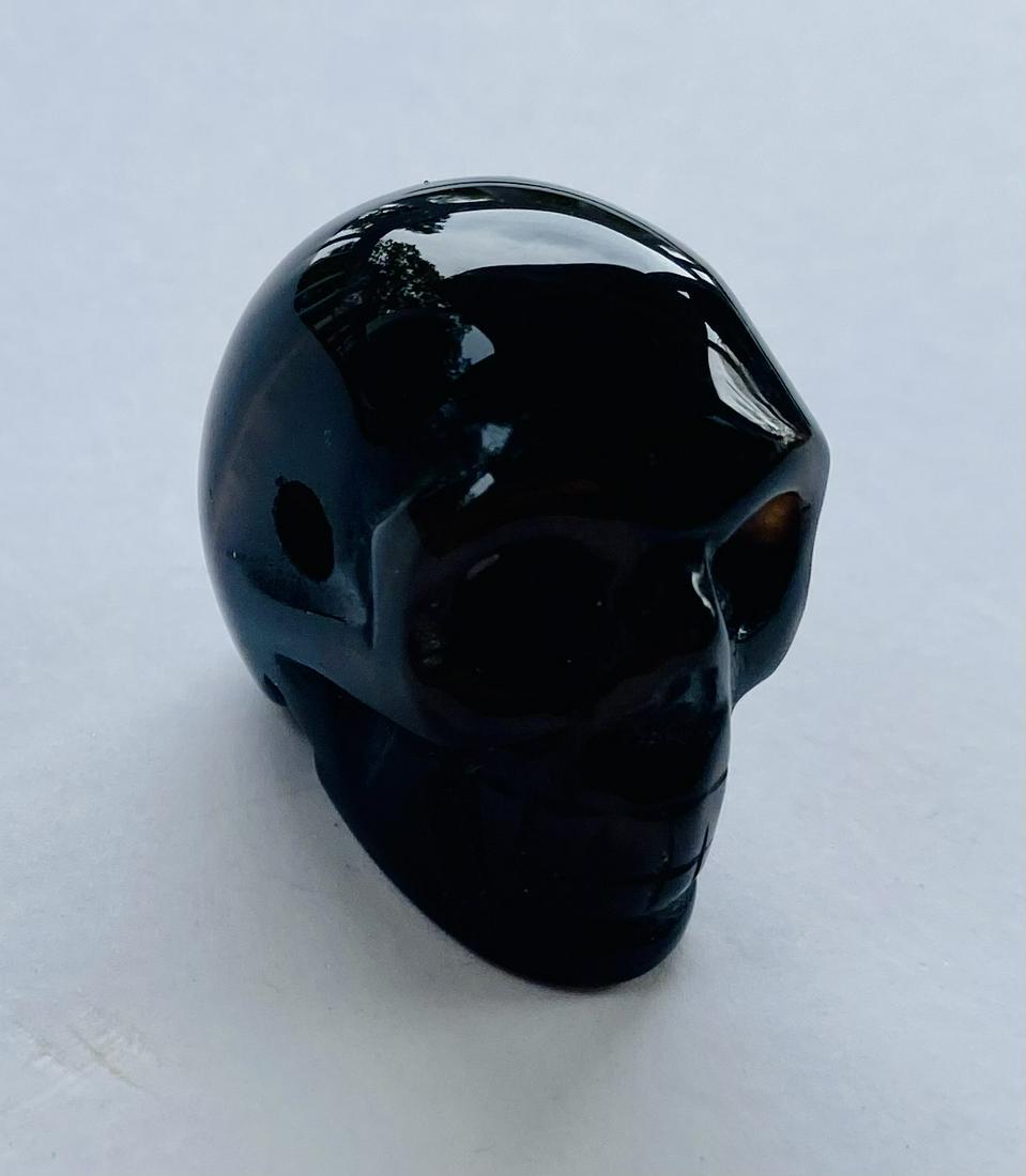 Carved stone skull-agate (1 of 3)