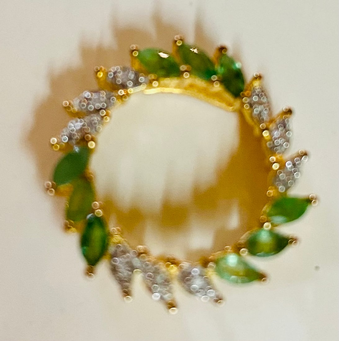 Emerald pendant circle set with stones (1 of 5)