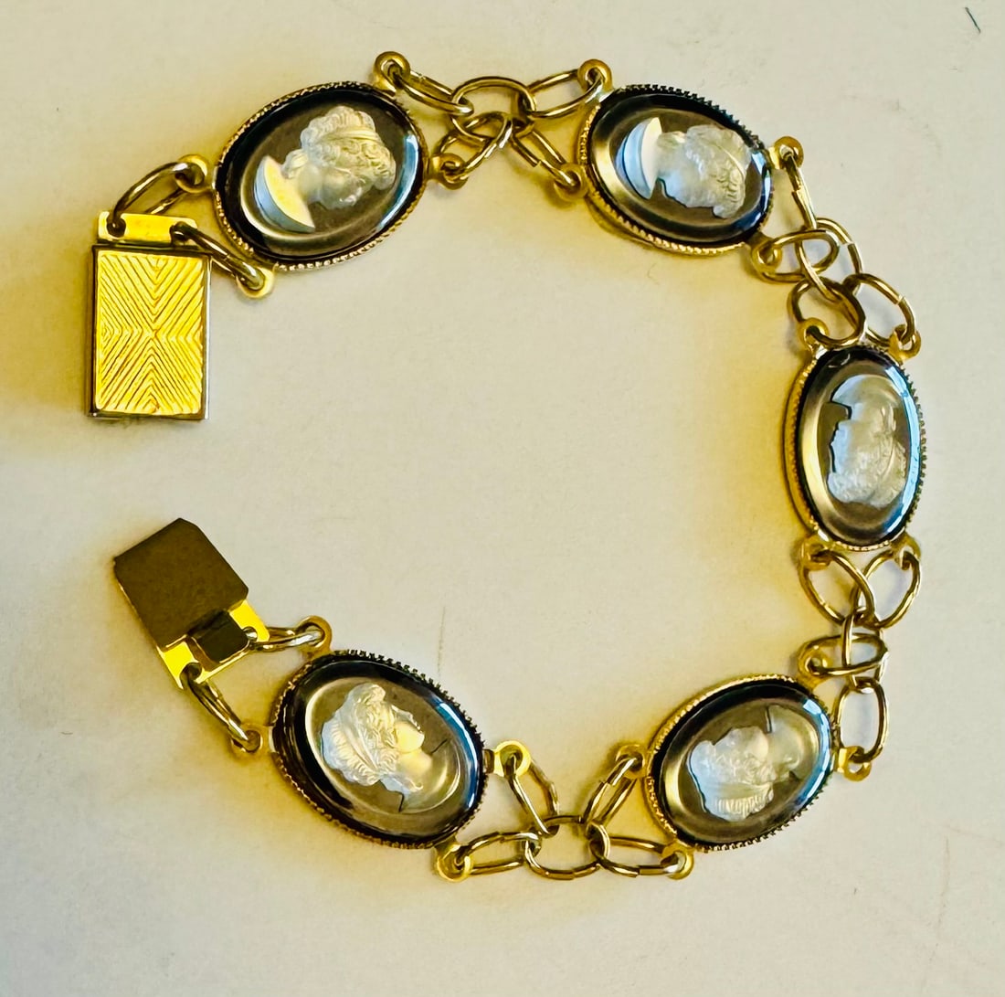 Old cameo bracelet with cameo links (1 of 3)