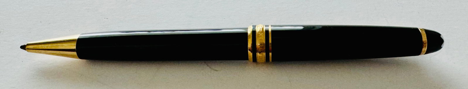 Montblanc fountain ball point pen: Montblanc collectors ball point pen Meisterstuck in nice condition.