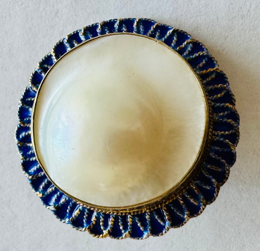 Blister pearl enamel pin/pendant strling (1 of 4)