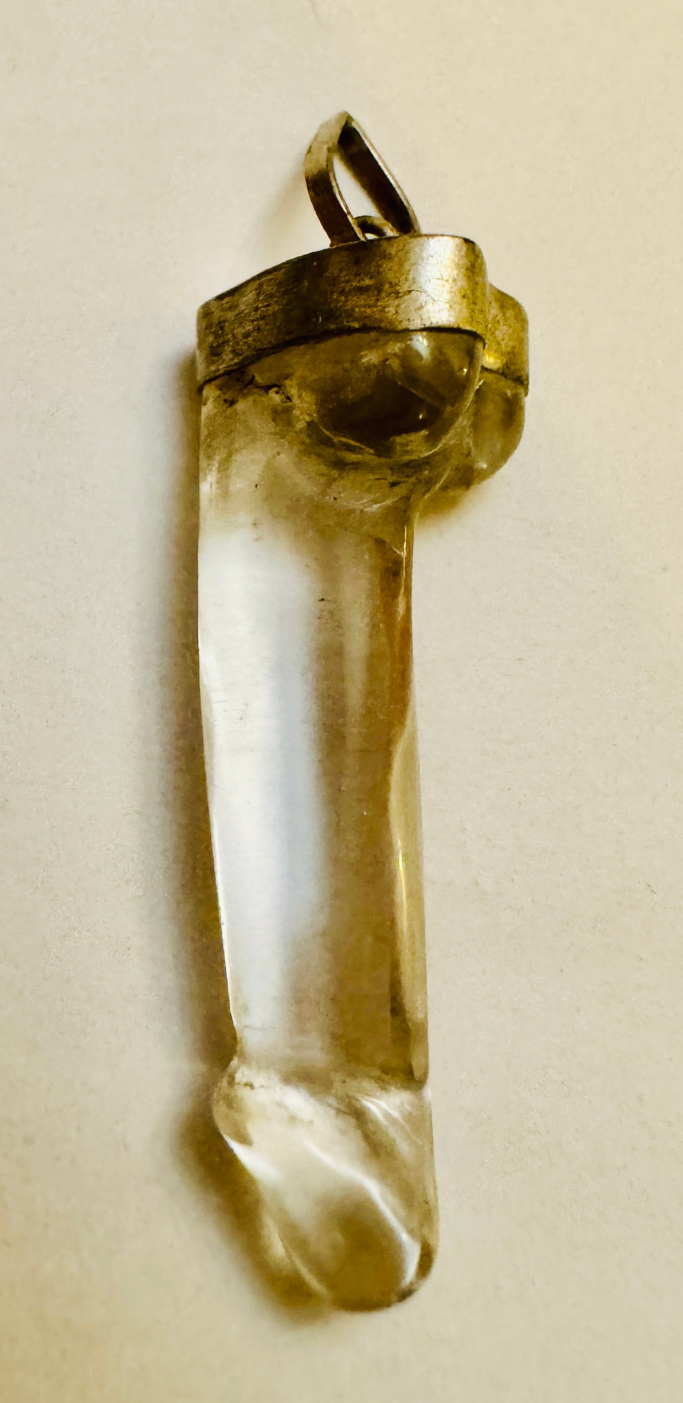 Phallis symbol quartz pendant (1 of 3)