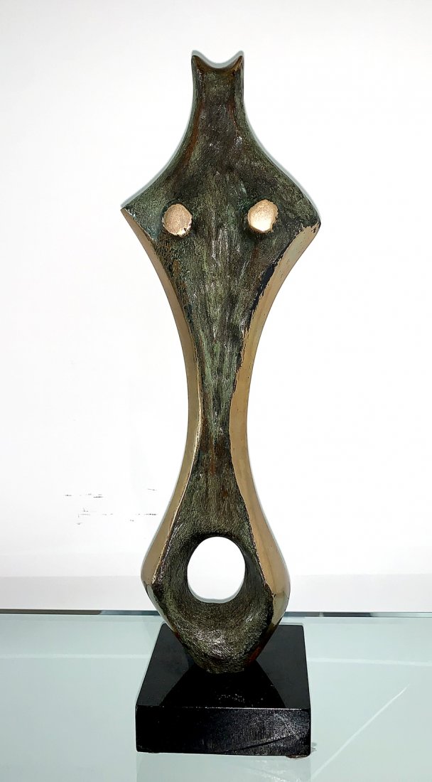 Bronze Sculpture by Antonio Kieff Grediaga, edition 5/9: Beautiful bronze sculpture by Kieff Grediaga, number 5 of an edition of 9. signed Kieff 5/9. Measurements: 11-1/4 inches high (28.6 cm) x 3.5 inches wide x 3 inches deep on a 3/4 inch (1.9 cm) high ma