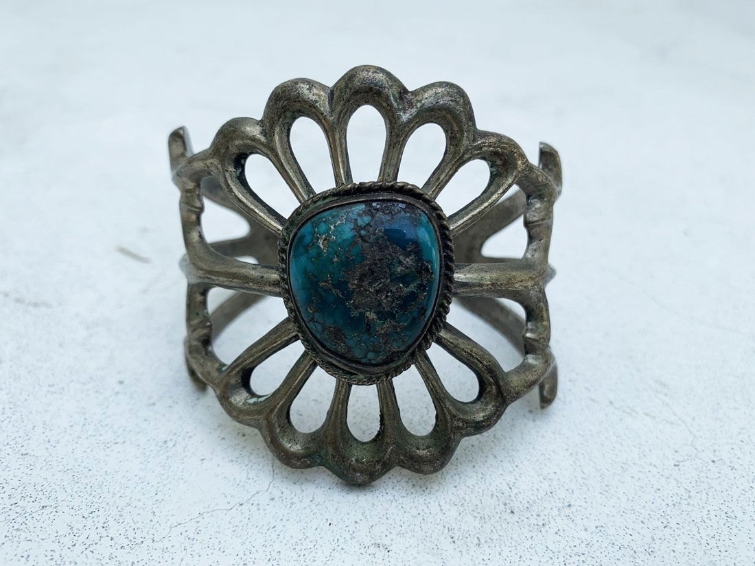 Silver Tone and Faux Turquoise Cuff Bracelete (1 of 8)