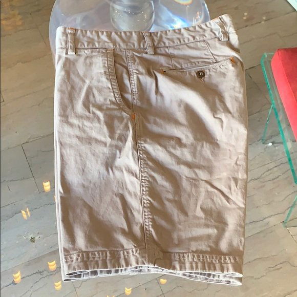 Robert Graham Men’s Shorts sz 34x8.5x18.5 Exc Cond: Nice pair of men’s shorts designed and manufactured by Robert Graham, size 34 (17” across waist) x 8.5” inseam x 18.5” length x 10.5” rise x 10” leg opening.The shorts are 97% cotton and 3