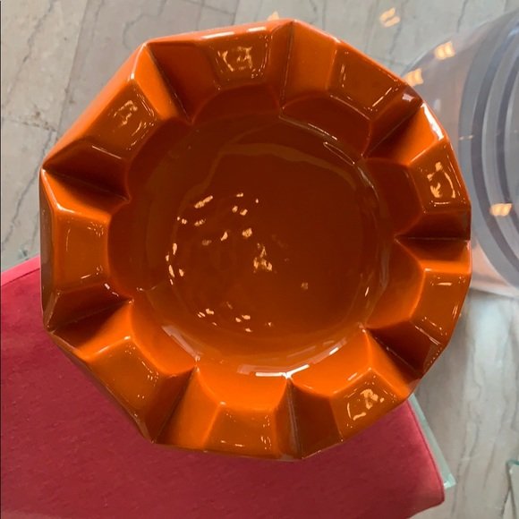 Vintage Ceramic bowl by Jaru: Beautiful vintage ceramic bowl in bright orange hand made by Jaru, excellent condition free of cracks or chips, the finish is glossy and bright, great addition to any decor.Measurements: 9 1/2Â” di