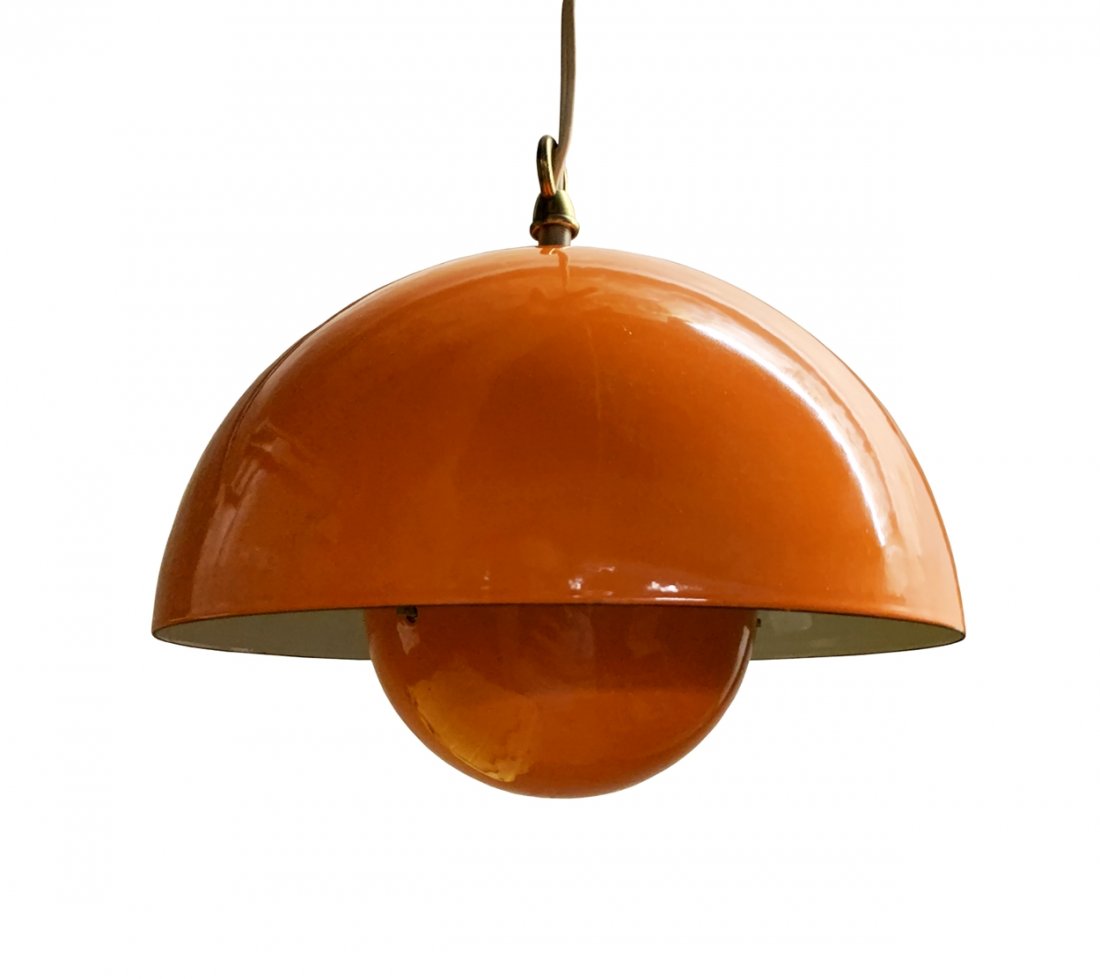 Verner Panton Flower pot Pendant Light - Louis Poulsen: Flowerpot Pendant Light designed by Verner Panton for Louis Poulsen, Denmark designed in 1969. The piece is in very good condition. DIMENSIONS 8.47 inches wide × 8.47 inches deep × 6.3 inches high p
