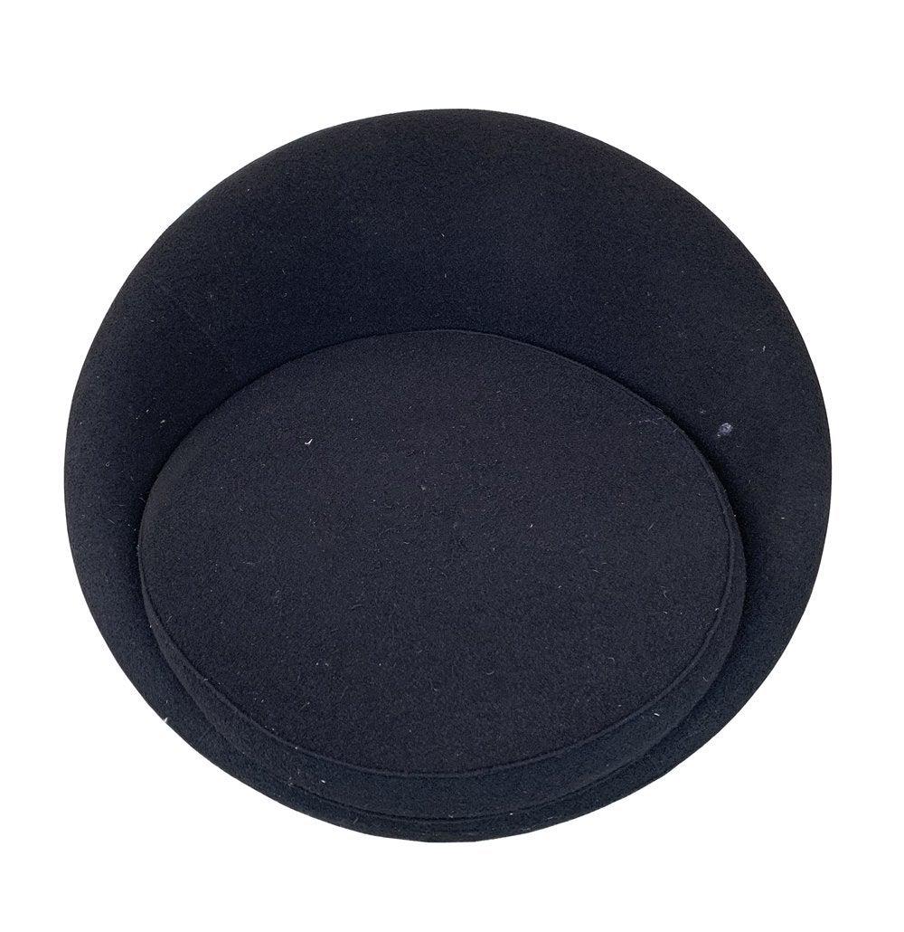 Milo Baughman Satellite Chaise/Lounge Chair: Midcentury oversized circular chaise, cuddle style chair by Milo Baughman for Thayer Coggin. Perfect for that cozy corner.The chair needs to be reupholstered.Measurements:29 inches high x 58 inches wi