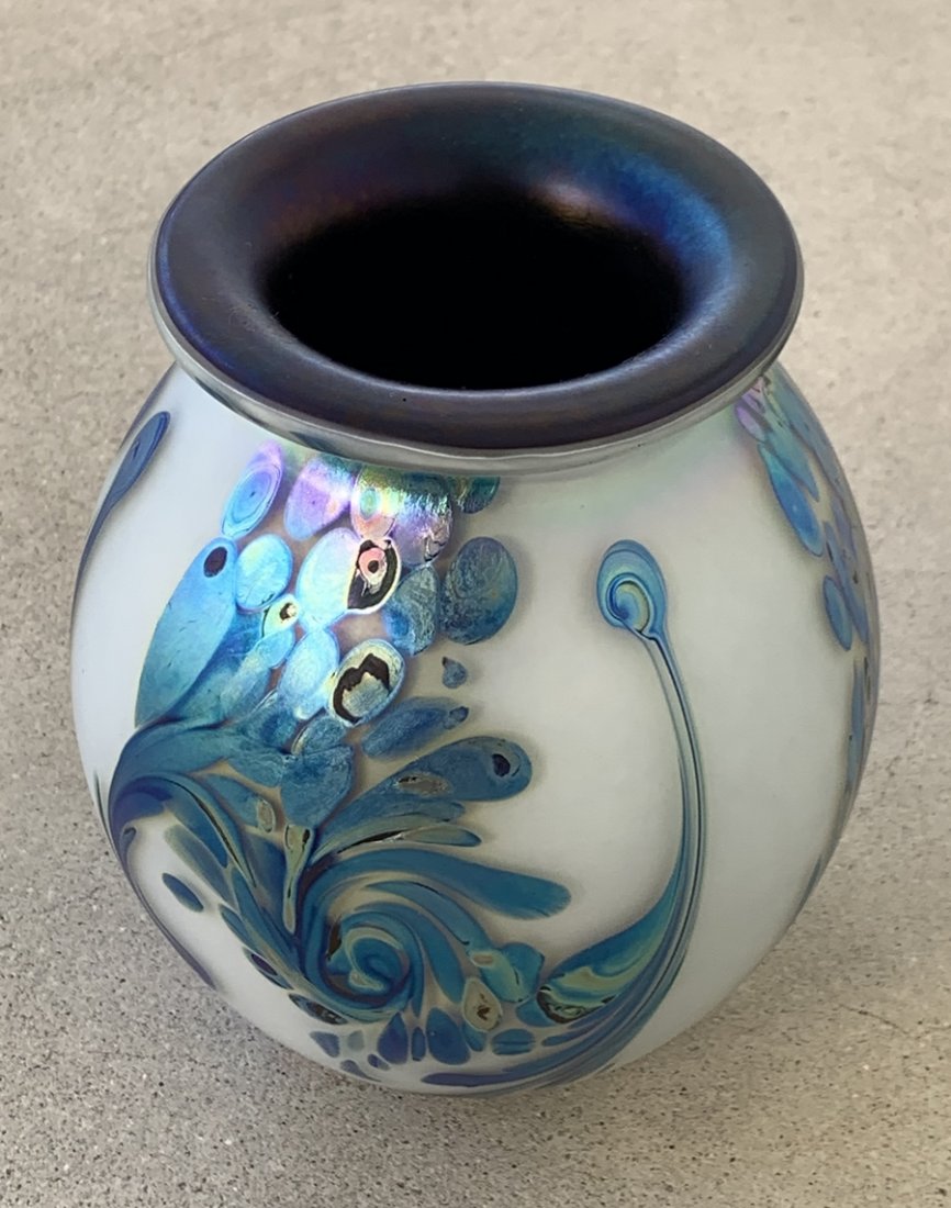 Fireworks Round Glass Vase by Robert Eickholt: Robert Eickholt is a well known glass artist who has been creating captivating blown glass for over 30 years. Robert founded Eickholt Glass in 1978 when he returned home to Columbus, Ohio after studyi
