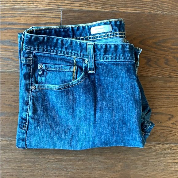 AG Adriano Goldschmied THE GRADUATE, Made in USA: Nice pair of men’s jeans designed and manufactured by AG Adriano Goldschmied in Los Angeles California and part of THE GRADUATE collection, size 38 (19.5” across waist) 31” inseam x 10.5” rise