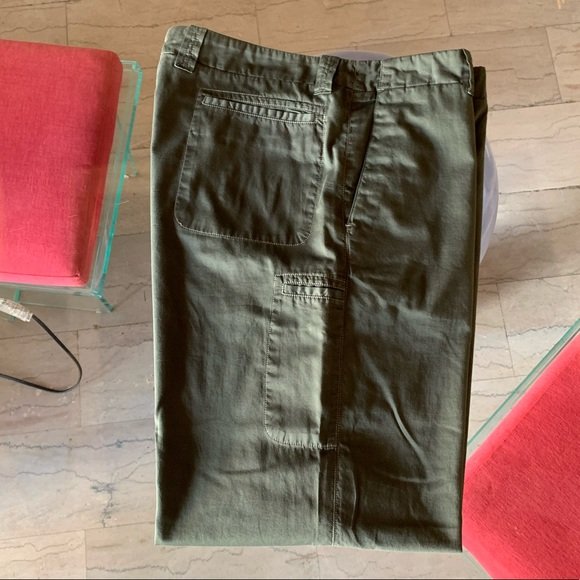 Pair of Wide pants made in Italy by Métrico, 35x31: Beautiful pair of casual pants designed and manufactured in Italy by Métrico, size 52 European or 35-36 US(18” across waist) x 31” inseam x 11” rise x 41” length x 10.5” leg opening. Excell