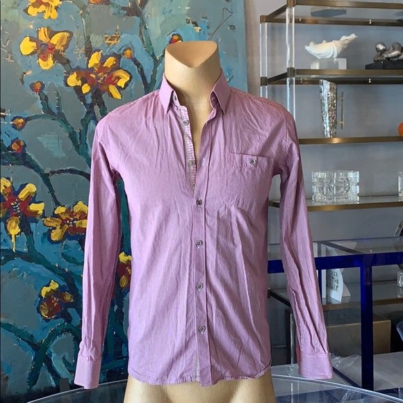 Men’s button down shirt in size M by Ted Baker: Beautiful button down shirt with long sleeves designed and manufactured by Ted Baker, size 3 European or M US, burgundy and white checker pattern. In excellent condition with minimal wear, no rips hol