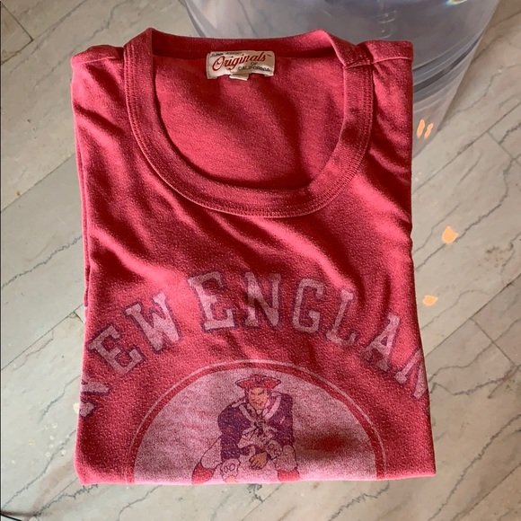 Junk Food Originals T shirt made in the USA sz M: Very nice t shirt made in the USA by Junk Food Originals, very good condition, no rips or stains and little pilling. 23” in length x 14” shoulder to shoulder x 17” pit to pit x 6” sleeve lengt