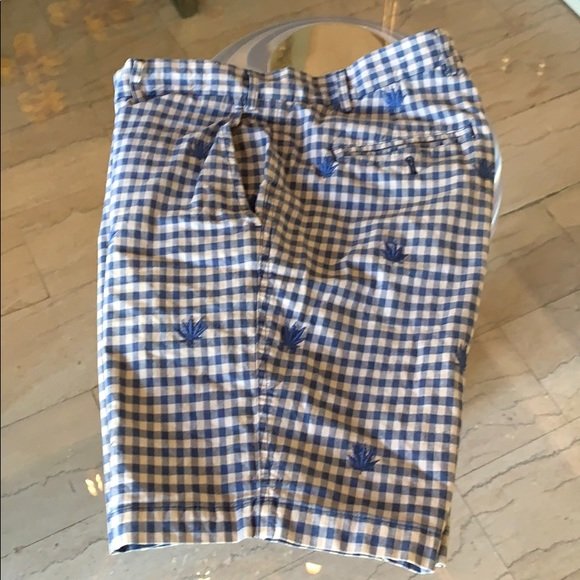 J. McLaughlin men’s shorts size 33x8.5x18.5: Nice pair of men’s shorts designed and manufactured by J. McLaughlin in blue and gray Chequers, good condition with no rips, holes or stains however mild pilling to areas along the waist from fabric