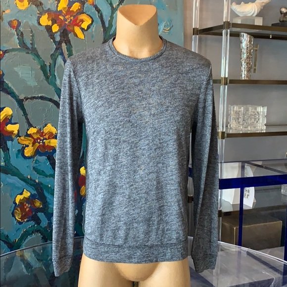 Men’s Sweater by Joe’s Jeans size Large: Nice crew neck sweater designed and manufactured by Joe’s Jeans in in size large. Charcoal grey color with some pilling but no rips, holes or stains and from a pet and smoke free home. 17” shoulde