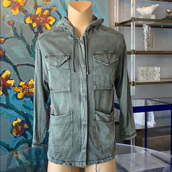 Dune Sateen Anorak Parka Jacket by Splendid sz XS: Vintage army green parka jacket with a hoodie, Features front zip-up closure, oversized utilitarian pockets, and adjustable drawstrings. • Hooded parka • Adjustable drawstring • Hits below the w
