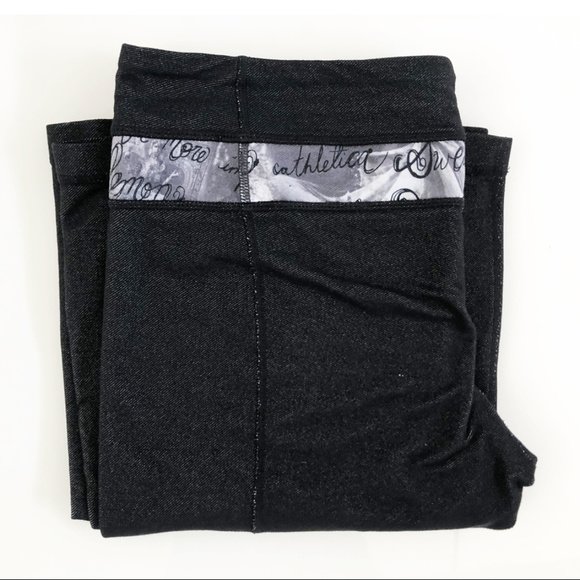 Lululemon Women's Workout Pants in size 8: Nice pair of women's workout pants by Lululemon, they are size 8 and in fair to good condition, they have been used quote a bit but still look very good and are free of odor, stains or rips. From a pe
