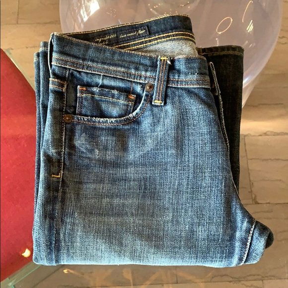 Citizens of Humanity INGRID 2 made in the USA sz25: Nice pair of women’s jeans designed and manufactured in the USA by Jerome Dahan for Citizens of Humanity and part of the Ingrid #002/Low Waist + Flair collection.The jeans are size 25 (14” across