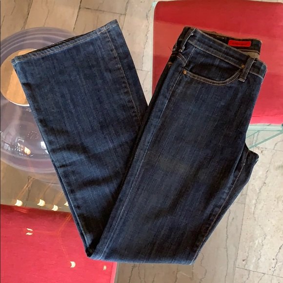 AG Adriano Goldschmied THE NEW LEGEND, USA made: Nice pair of women’s jeans with flared leg opening designed and manufactured in Los Angeles California by AG Adriano Goldschmied and part of THE NEW LEGEND collection, size 28R (15” across waist x
