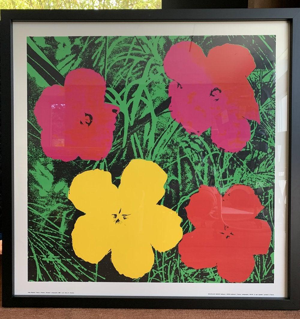 VINTAGE ANDY WARHOL "FLOWERS" Serigraph, FRANCE 1964: This is a vintage serigraph print of his famous Flowers from Nouvelles Images, France. In brilliant colors and it is in very good condition.Left bottom reads: Andy Warhol / Flowers / Fleurs / serigrap