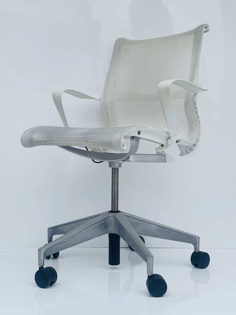 Task Chair With 5 Star Base by Herman Miller (1 of 16)