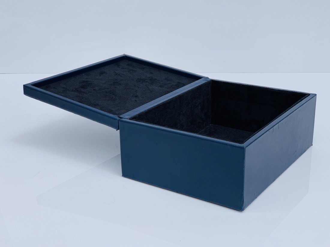 Barneys New York Leather Box (1 of 13)