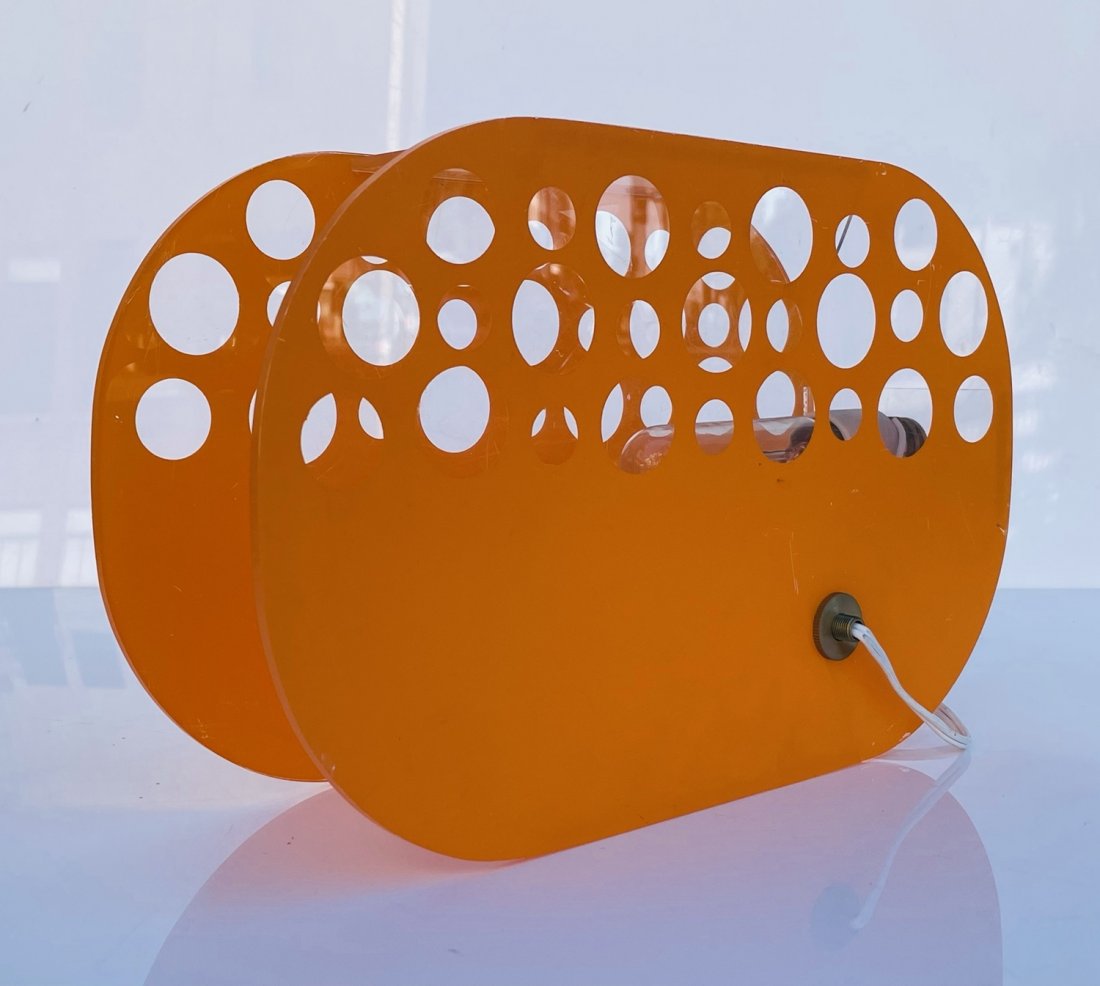 Acrylic Lamp attb to Kartell (1 of 7)