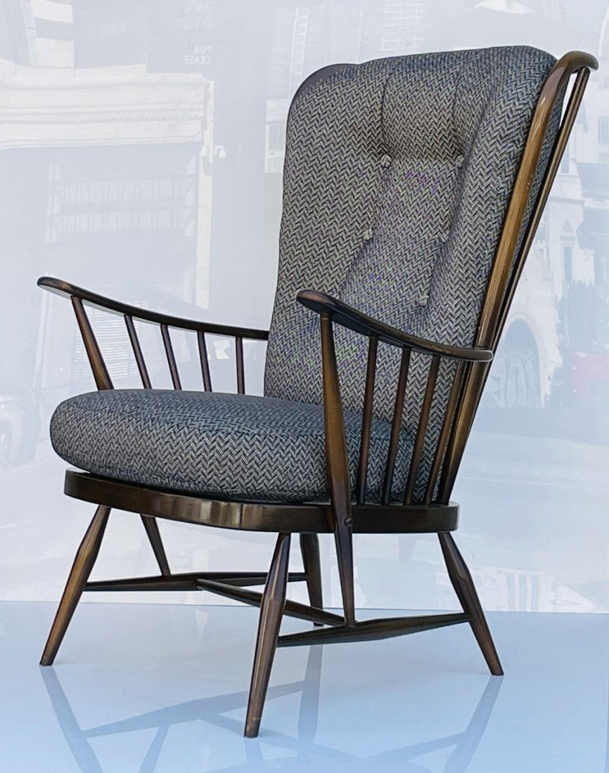 LOUNGE CHAIR BY LUCIAN RANDOLPH ERCOLANI FOR ERCOL: Beautiful lounge chair designed by Lucian Randolph Ercolani for Ercol.The chair has beautiful architectural lines, and is very comfortable.No Label.Measurements:41 inches high x 29.25 inches wide x 34