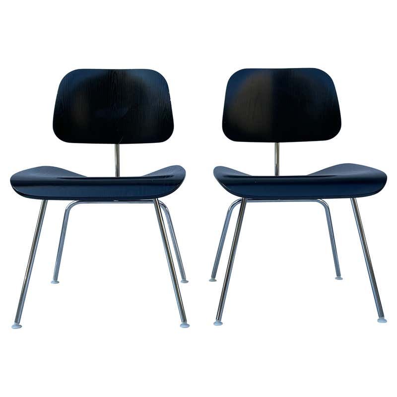 2 Molded Plywood Side Chairs by Charles & Ray Eames (1 of 20)