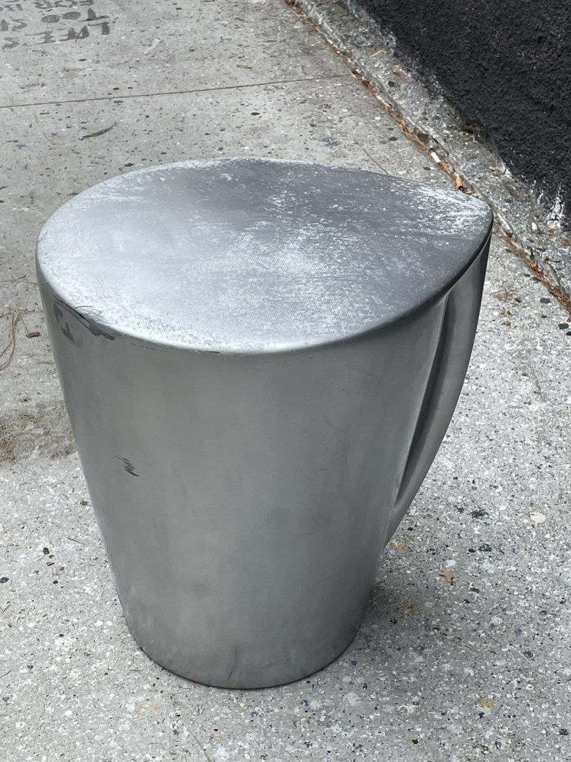 Philippe Starck 2008 Miss T XO Icon Porcelain Seat (1 of 12)