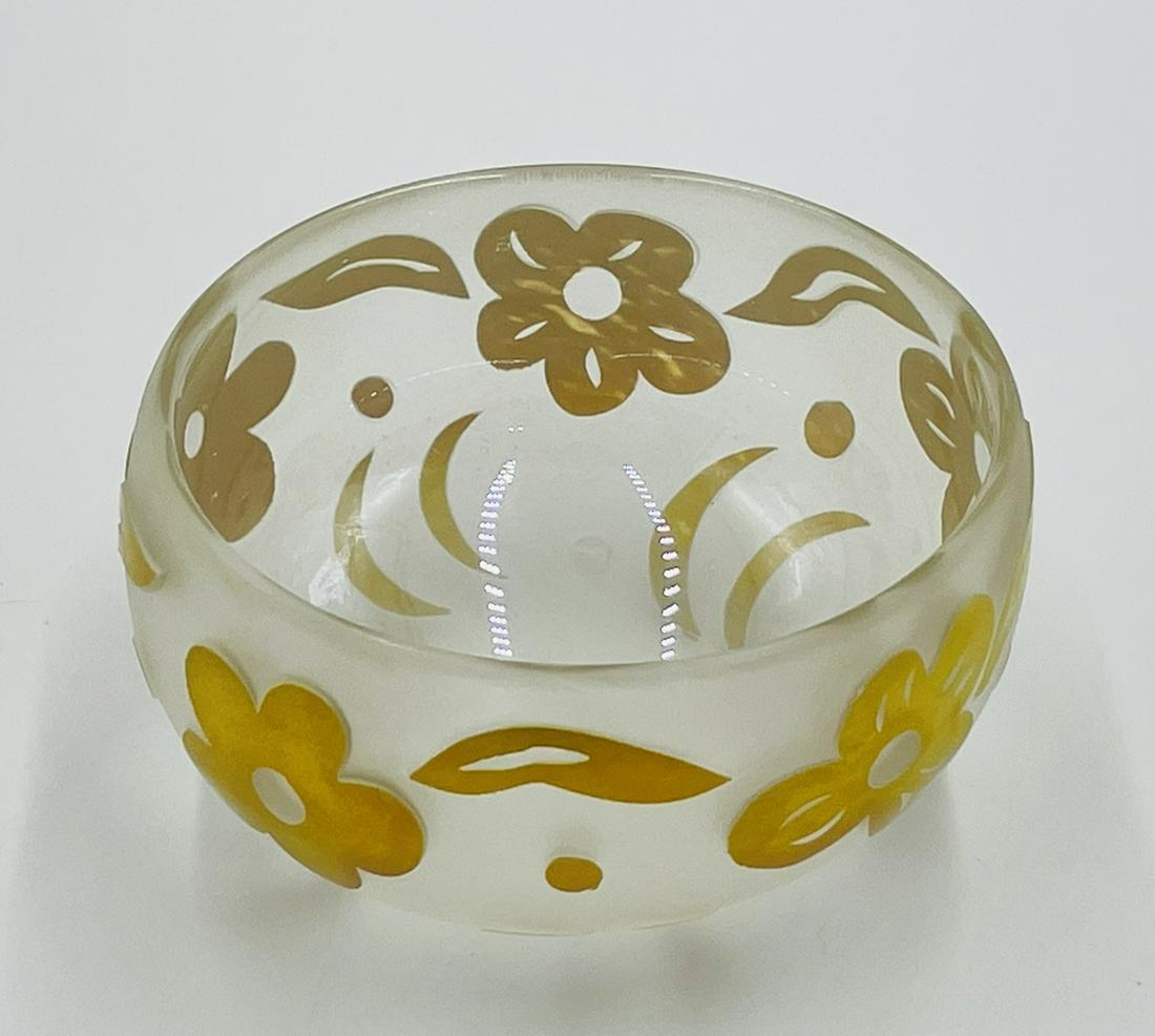 Artist Proof, Studio Art Glass Bowl Signed & Dated: Stunning studio art glass Lilac leaves bowl by Correia Art Glass, this piece is the artist proof from a limited edition collection. The bowl is signed and dated 1999 and comes with a certificate of au