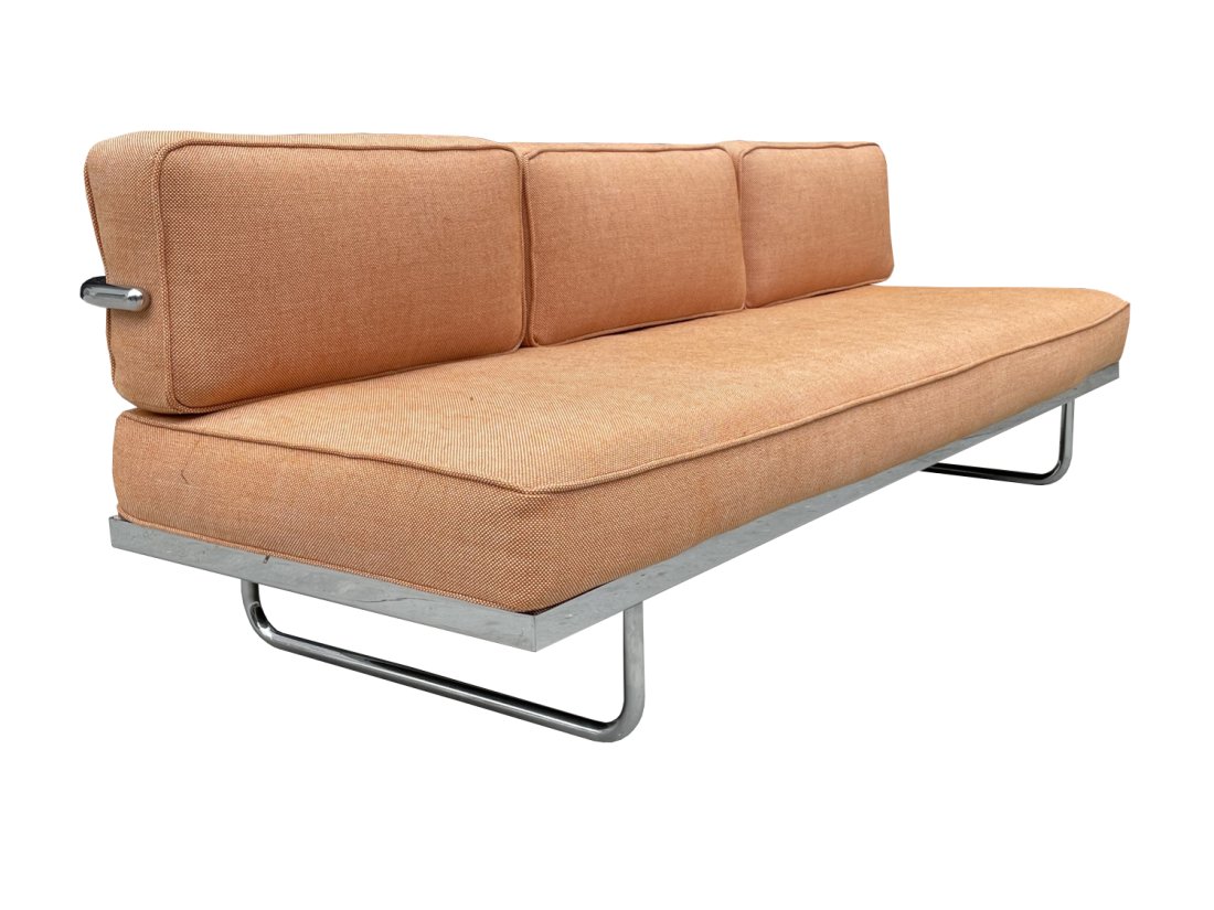 Vintage Le Corbusier LC5 3 Seater Sofa: Boasting clean straight lines and a minimalist appearance, Le Corbusier LC5 sofa offers a stylish and versatile addition to any room. Expertly built on using a polished trivalent chrome-plated steel f