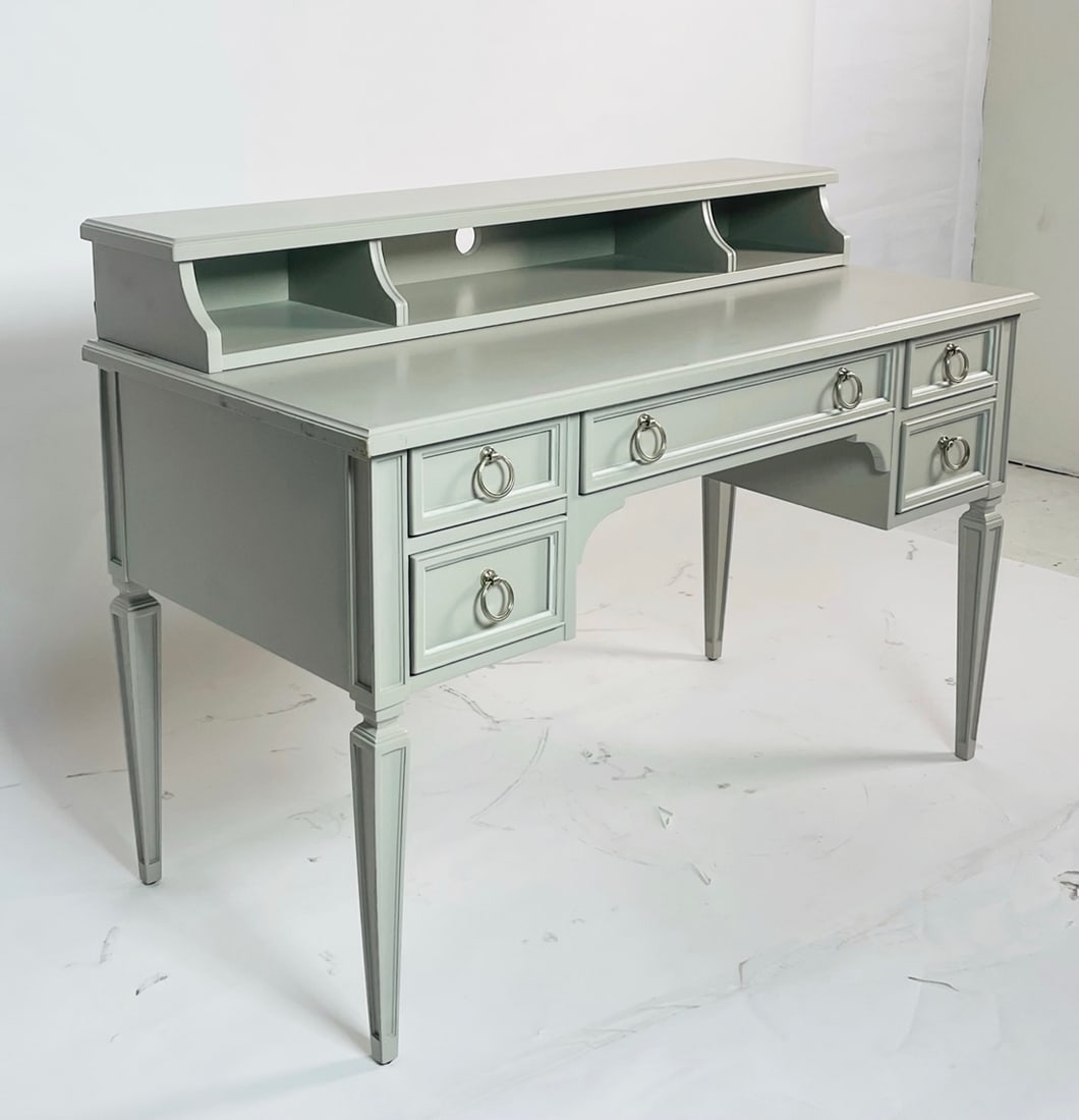 Clementine Court Writing Desk by Stone & Leigh: Clementine Court Collection of Stone & Leigh Furniture Contemporary youth design Light gray finish 5 Drawers Framed drawer fronts 3 Open compartment
