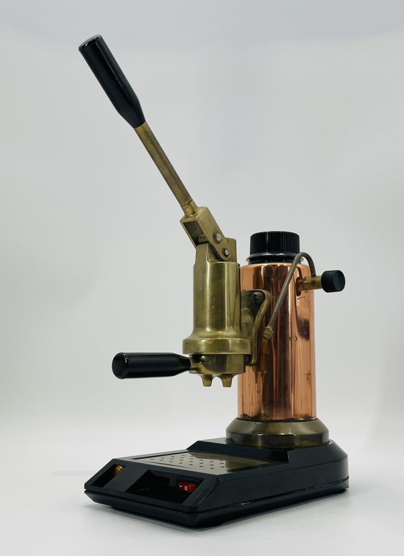 Vintage Cappuccino Amore Machine Model CE14, Made in Italy: The ITALIANSTYLE s.r.l. produced in the 70s and 80s two models of lever machines: the Cappuccino Amore and Enrico of Italy. The Cappuccino Amore, identified as Model CE14 is an essential machine, no s