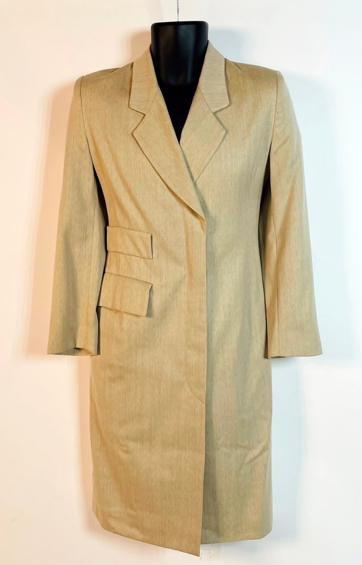 Margaretha Ley for Escada Coat/Dress Size 38, Made in Switzerland: Margaretha Ley for Escada Coat/Dress Size 38, Made in Switzerland. Made from 100% wool. Measurements: 14.50 inches shoulder to shoulder x 17 inches across chest x 41 inches in length x 22 inches arm l