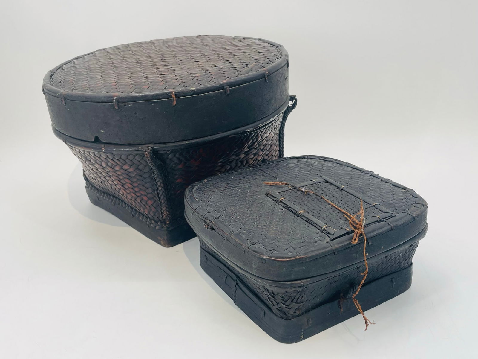 Pair of Vintage Woven Baskets Posibly Asian (1 of 17)