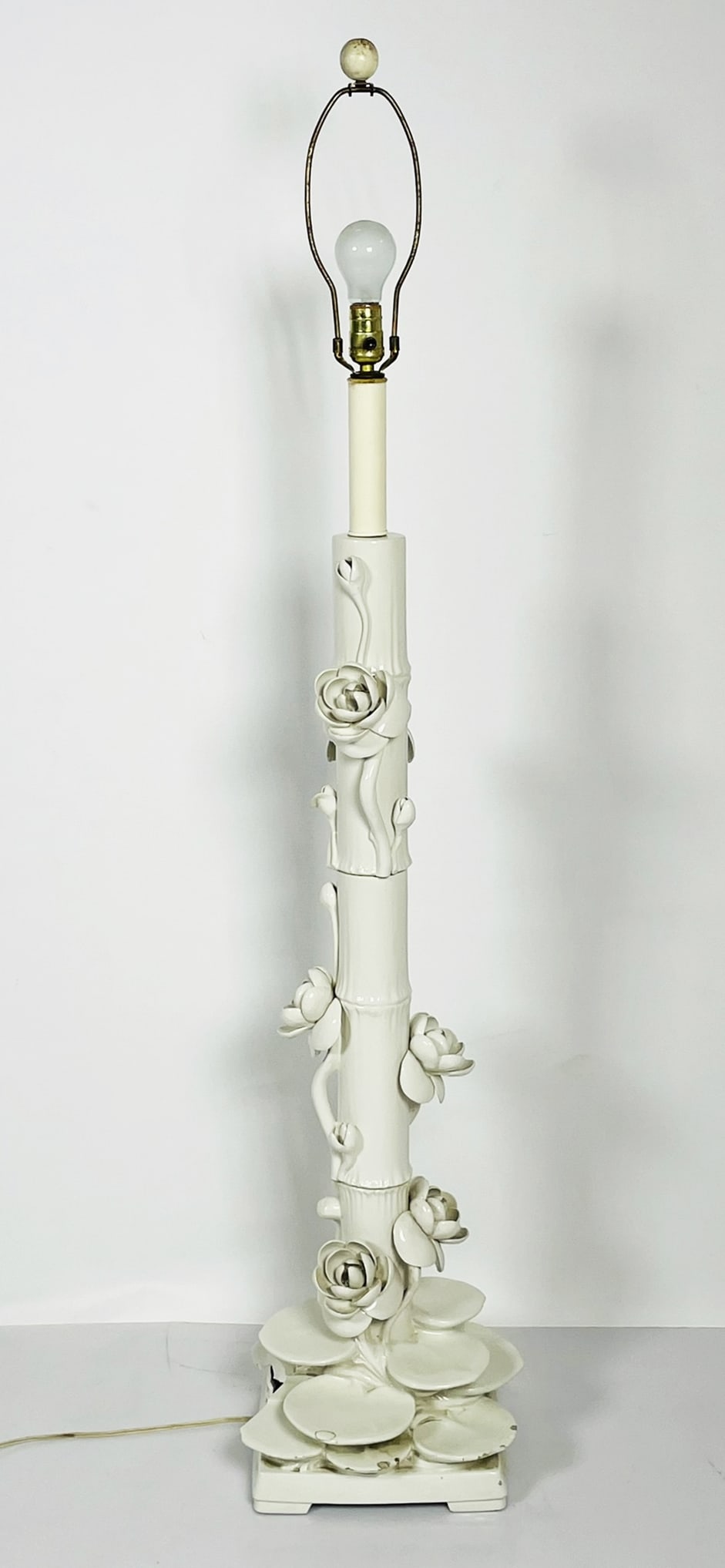 Vintage Porcelain Floor Lamp With a Lotus Flower Design. (1 of 19)