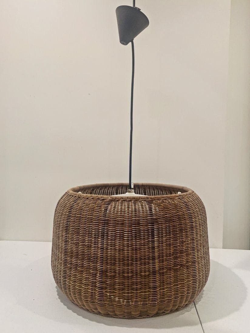 Fora Chandelier made in Spain by Alex Fernandez for Bover: FORA is an outdoors lamp with IP-55. The cast iron base is distinguished by a radial base whose tubular design improves durability and allows light to reach the grass. Light source is protected by an 
