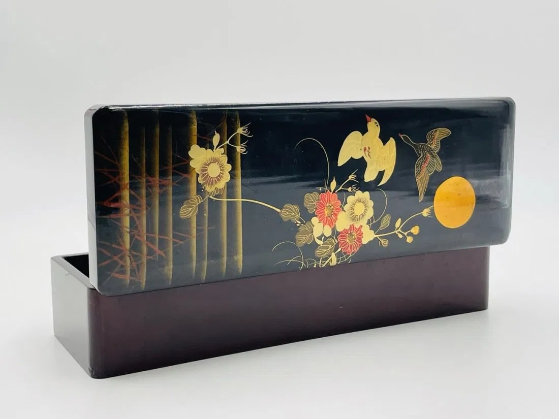 Japanese Laquered Box with Hinged Lid, Birds Decor, Hand Painted (1 of 13)