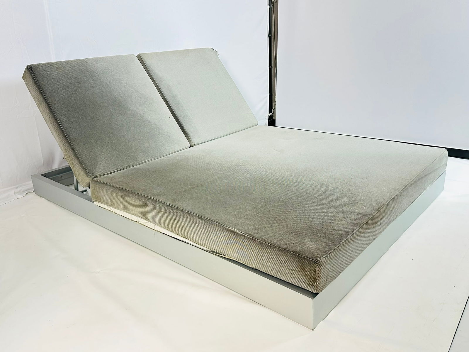 Double Wide Patio/Pool Lounger by Gandia Blasco (1 of 20)
