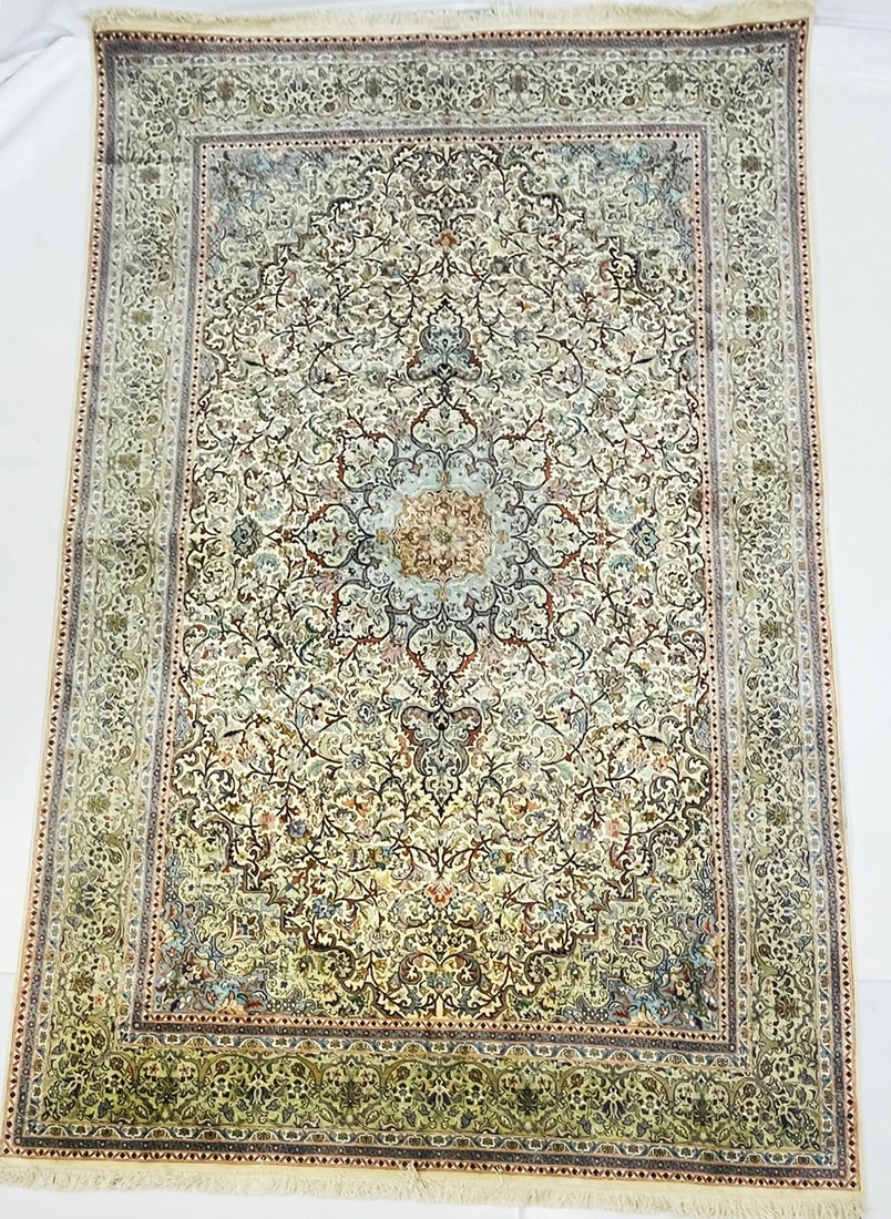 Vintage Hand-Knotted Persian Rug 118 x 72 inches: Vintage hand-knotted Persian rug with beautiful design. Beautiful colors and design. Measurements: 118 inches in length x 72 inches wide. All items are sold as is. The auction house does not warrant a