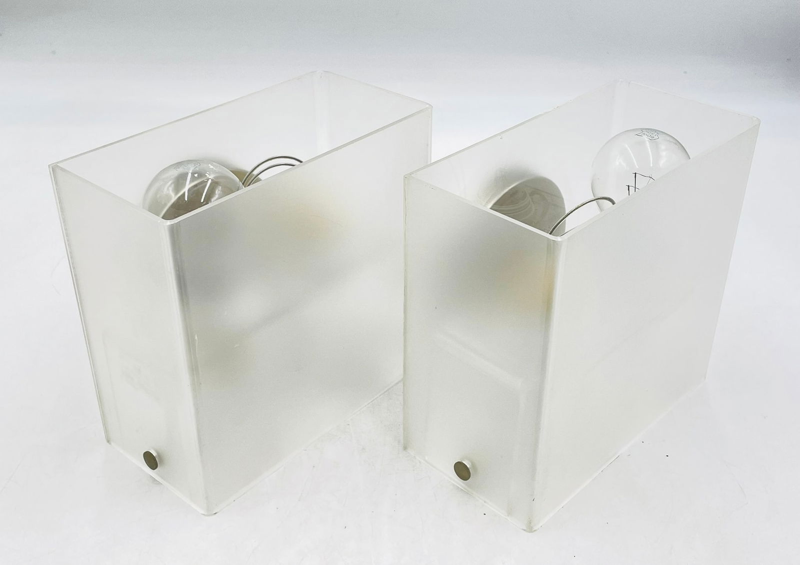 Pair of Frosted Lucite Wall Sconces by Fontana Arte (1 of 14)